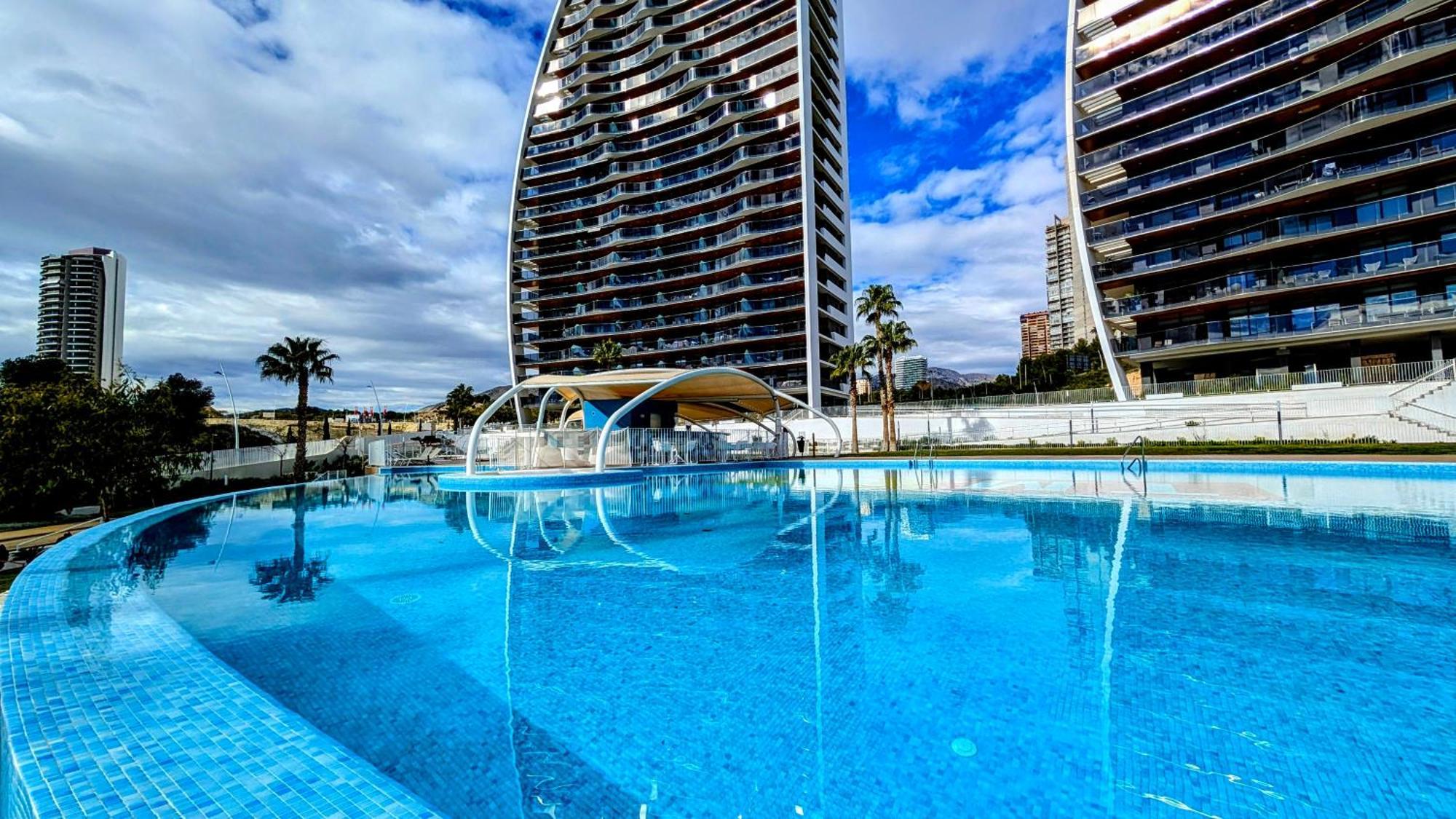 Sunset Waves Luxury Apartment เบนิดอร์ม ภายนอก รูปภาพ